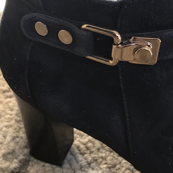 Blue suede booties size 7 - Picture 2 of 12